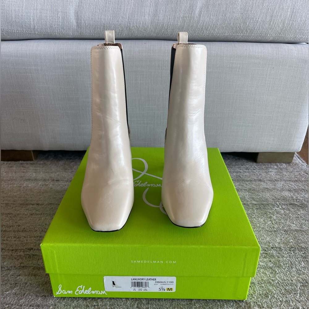Sam Edelman Lani boot. Ivory/white leather